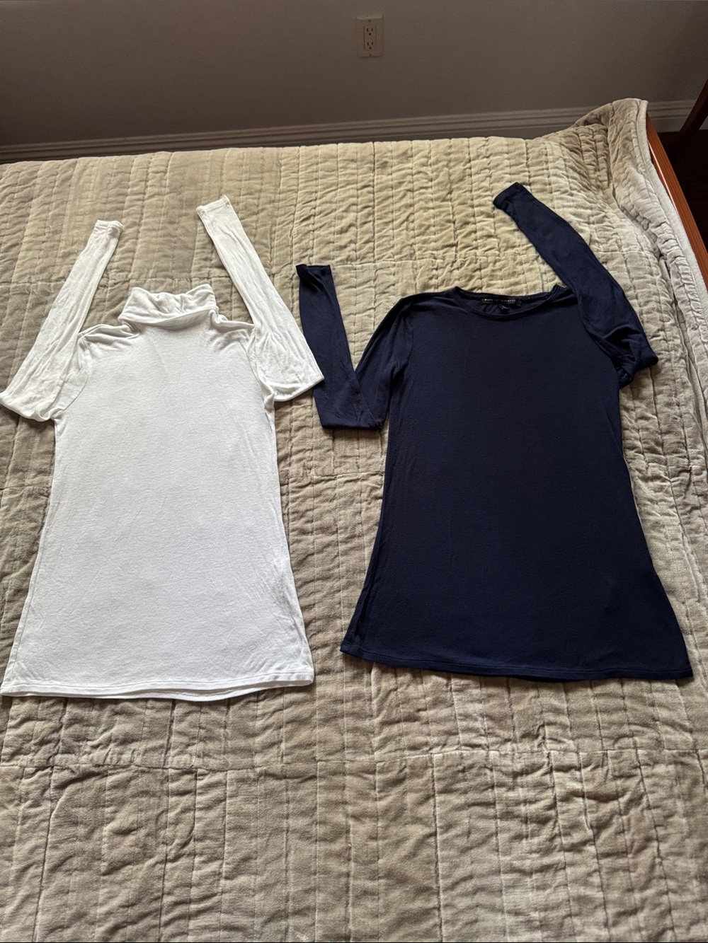 White House black mark Long Sleeve Tops in White and Navy - Slim Crew & Scoop xs